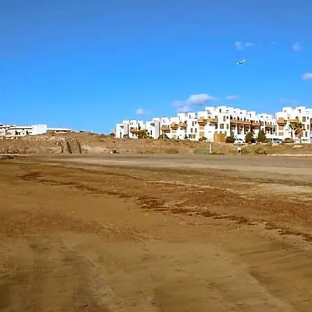 Sunny Duplex Martines فندق